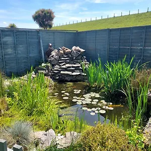 Beautiful Near Airport Holiday home