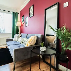 Free Parking, 1 Bedroom Close To Heathrow Apartment